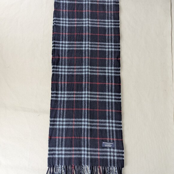 Burberry Designer Lambswool Scarf Navy Unisex – Used – Elegant Cold Weather Wrap - Picture 4 of 7